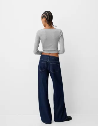 Long sleeve T-shirt with gathered sides