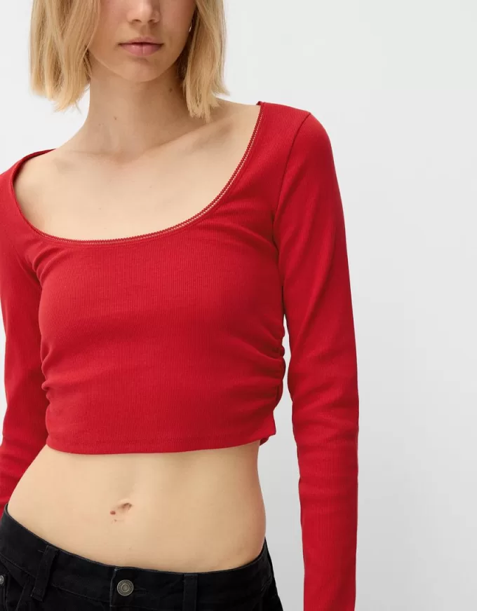 Long sleeve T-shirt with gathered sides Long sleeve T-shirt with gathered sides