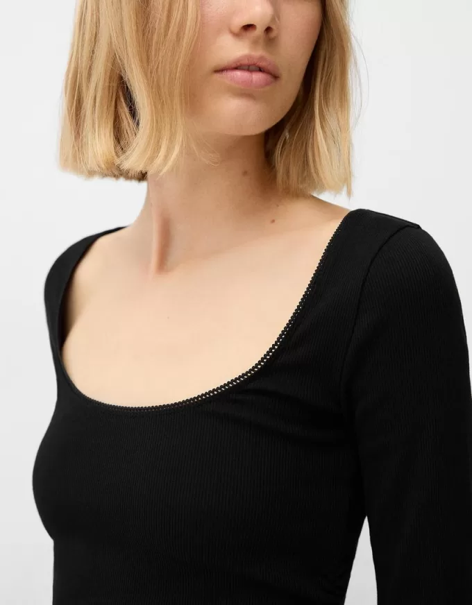 Long sleeve T-shirt with gathered sides