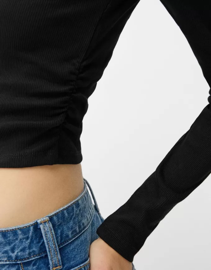 Long sleeve T-shirt with gathered sides