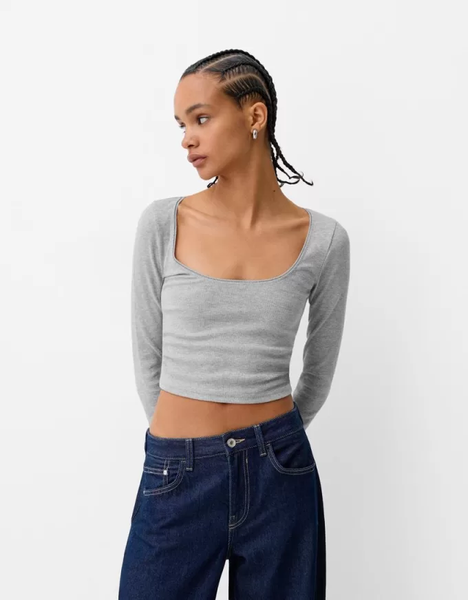 Long sleeve T-shirt with gathered sides Long sleeve T-shirt with gathered sides