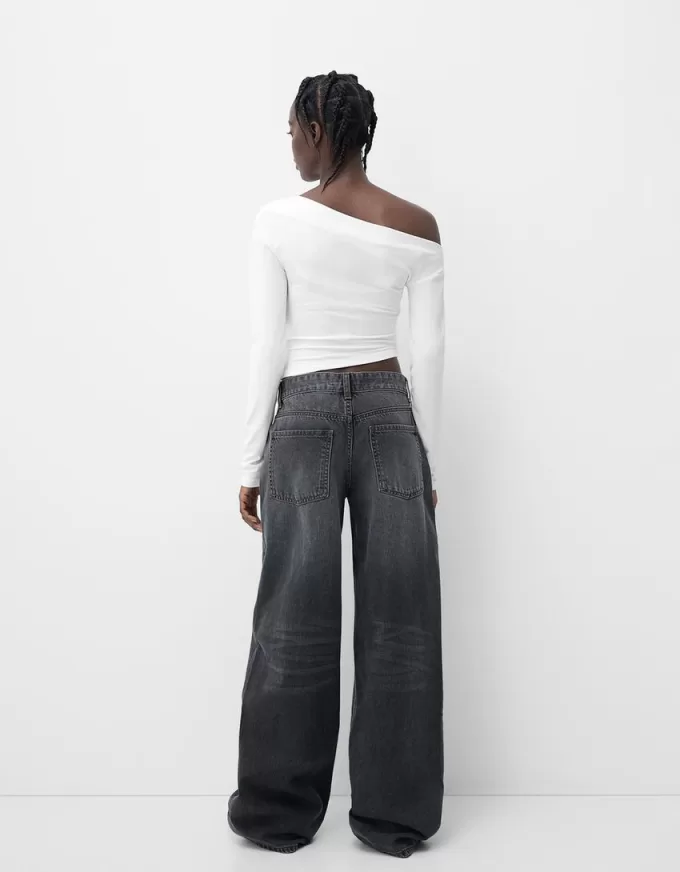 Long sleeve asymmetric T-shirt Long sleeve asymmetric T-shirt