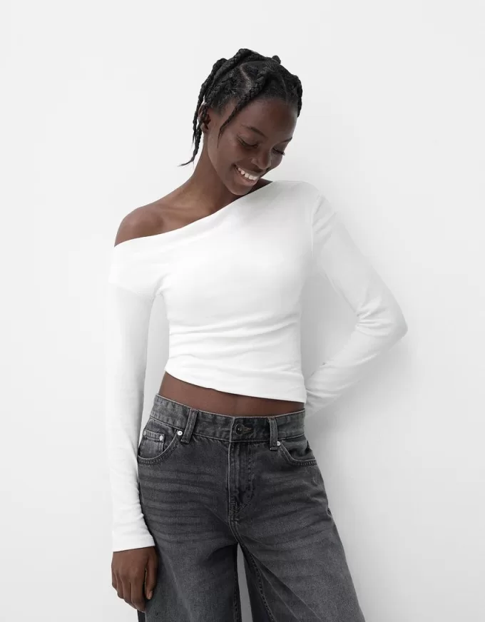 Long sleeve asymmetric T-shirt Long sleeve asymmetric T-shirt