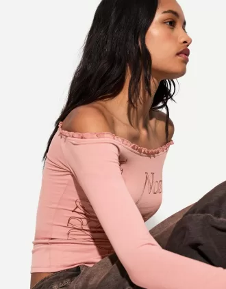 Long sleeve asymmetric T-shirt