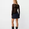 Long sleeve blonde lace top Long sleeve blonde lace top