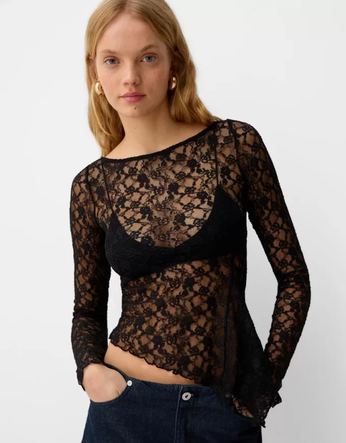 Long sleeve blonde lace top Long sleeve blonde lace top