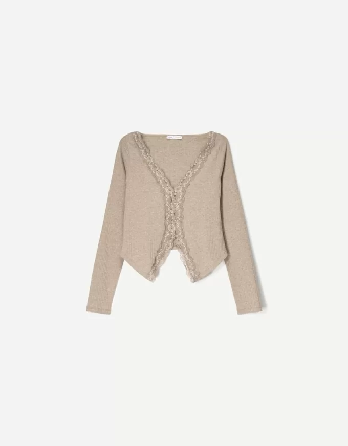 Long sleeve ribbed T-shirt with blonde lace Long sleeve ribbed T-shirt with blonde lace