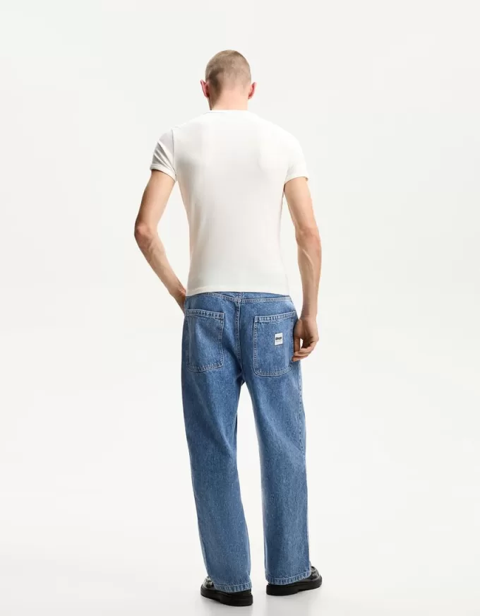 Loose-fit baggy jeans Loose-fit baggy jeans