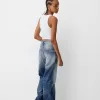 Loose-fit baggy jeans