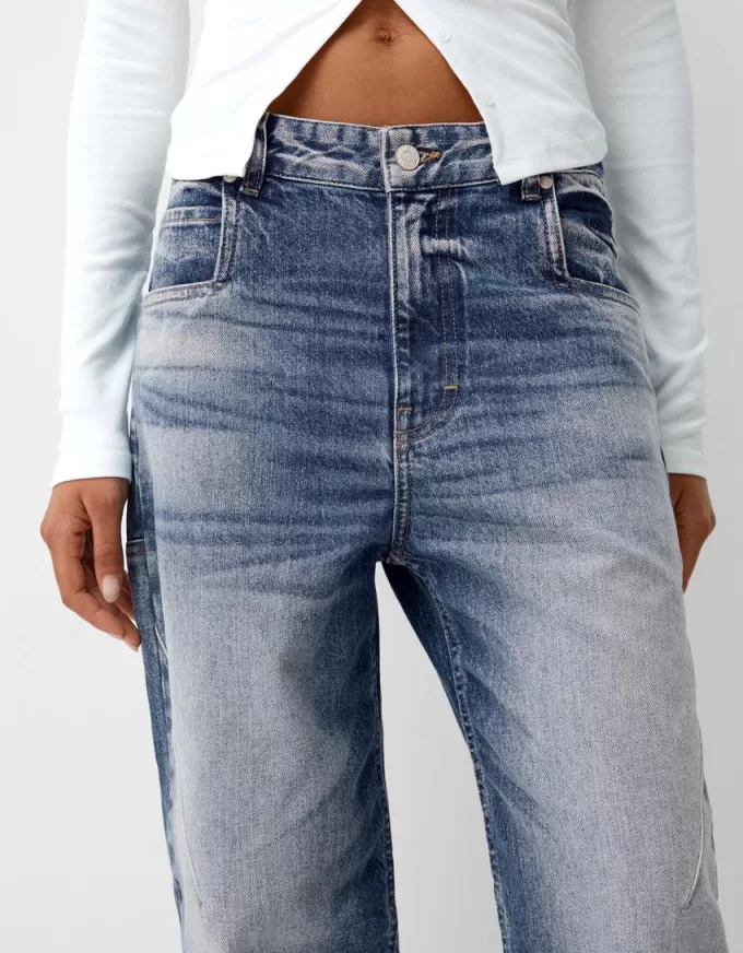 Loose-fit baggy jeans Loose-fit baggy jeans