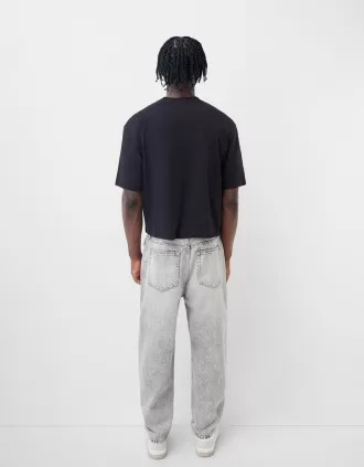 Loose-fit jeans