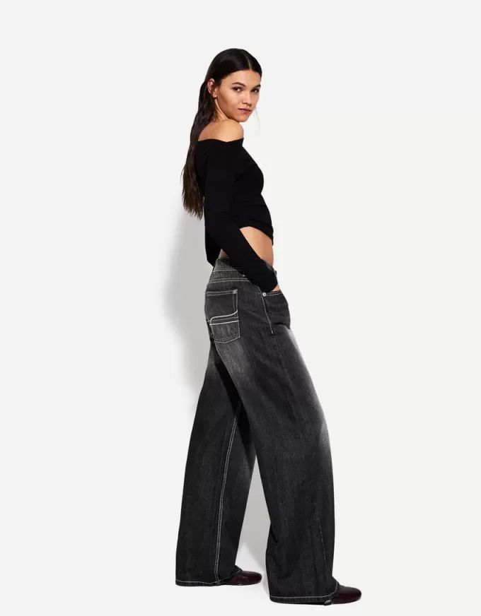 Low-rise baggy jeans Low-rise baggy jeans