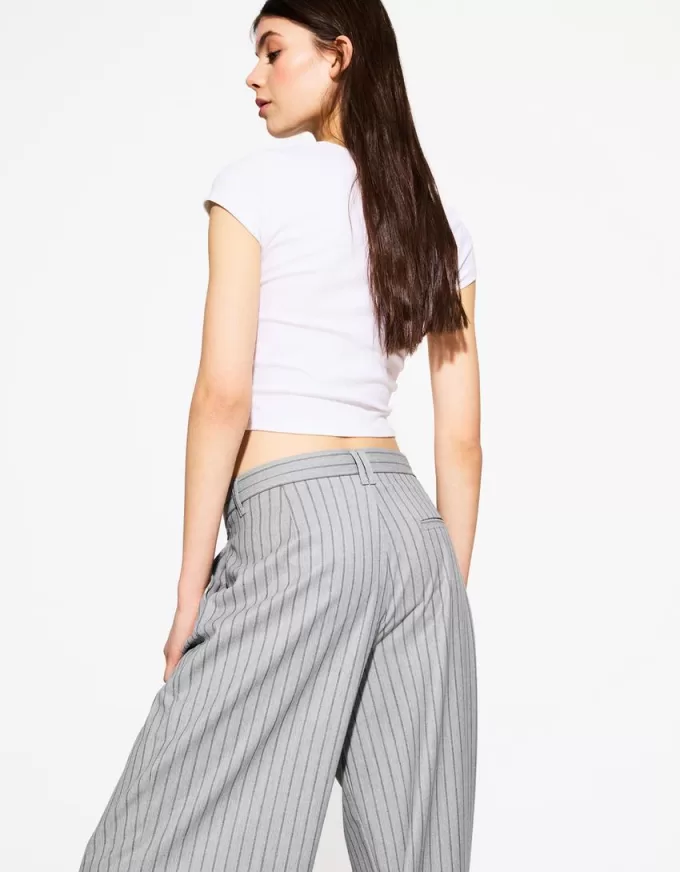 Low-rise baggy pants Low-rise baggy pants