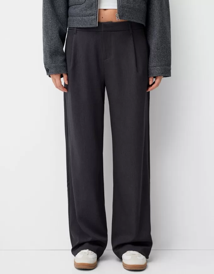 Low-rise baggy pants Low-rise baggy pants