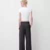 Low-rise baggy pants Low-rise baggy pants