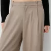 Low-rise baggy pants Low-rise baggy pants