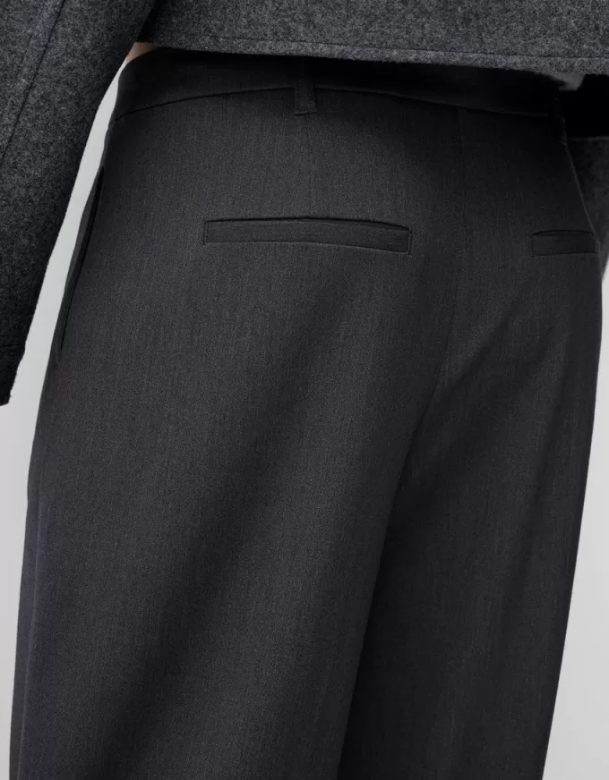 Low-rise baggy pants Low-rise baggy pants