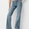 Low waist boot-cut jeans