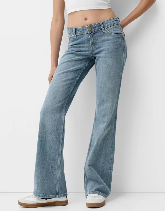 Low waist boot-cut jeans
