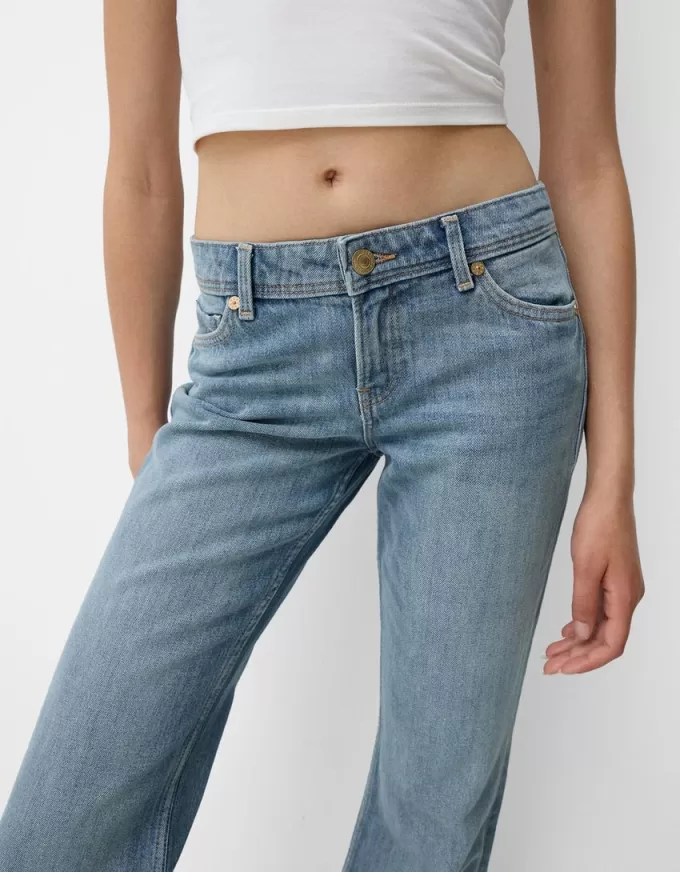 Low waist boot-cut jeans