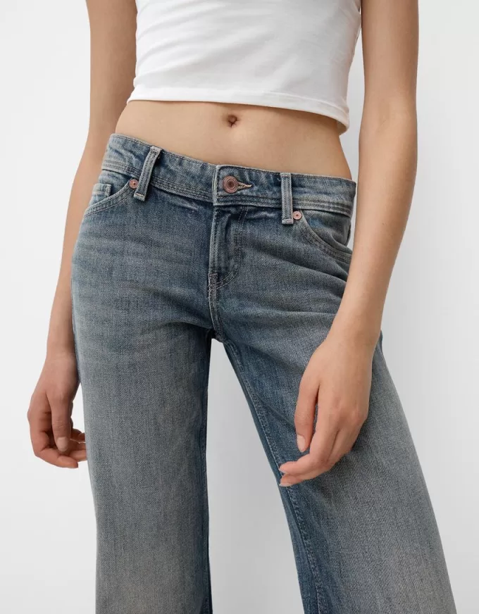 Low waist boot-cut jeans