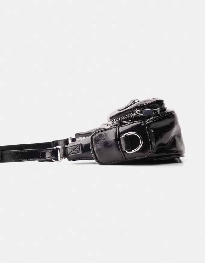 Multi-pocket shoulder bag Multi-pocket shoulder bag