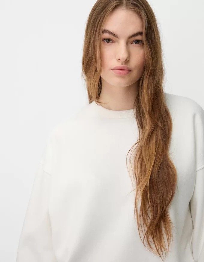 Oversize sweatshirt with side pockets