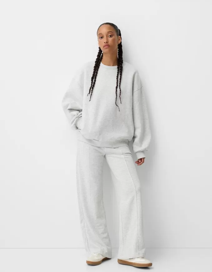 Oversize sweatshirt with side pockets
