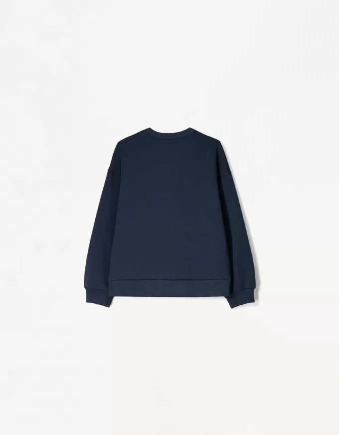 Oversize sweatshirt with side pockets