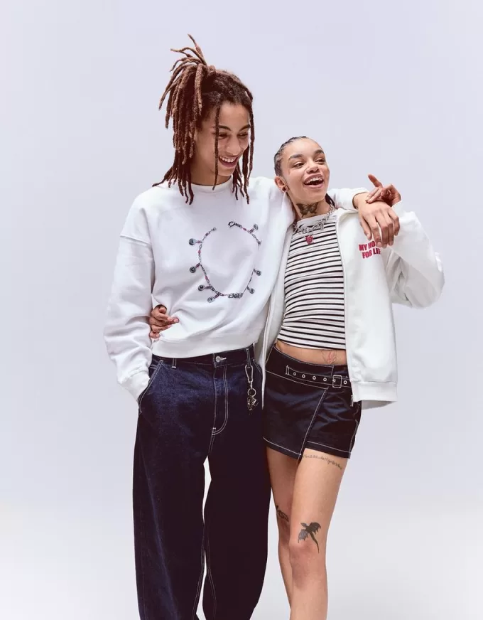 Printed zip-up hoodie Printed zip-up hoodie