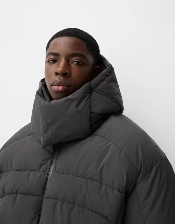 Puffer jacket with hood