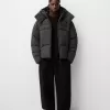 Puffer jacket with hood