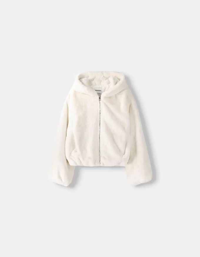 Quilted jacket with faux fur hood Quilted jacket with faux fur hood