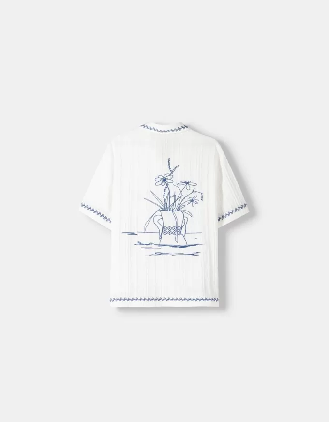 Relaxed fit embroidered short sleeve shirt