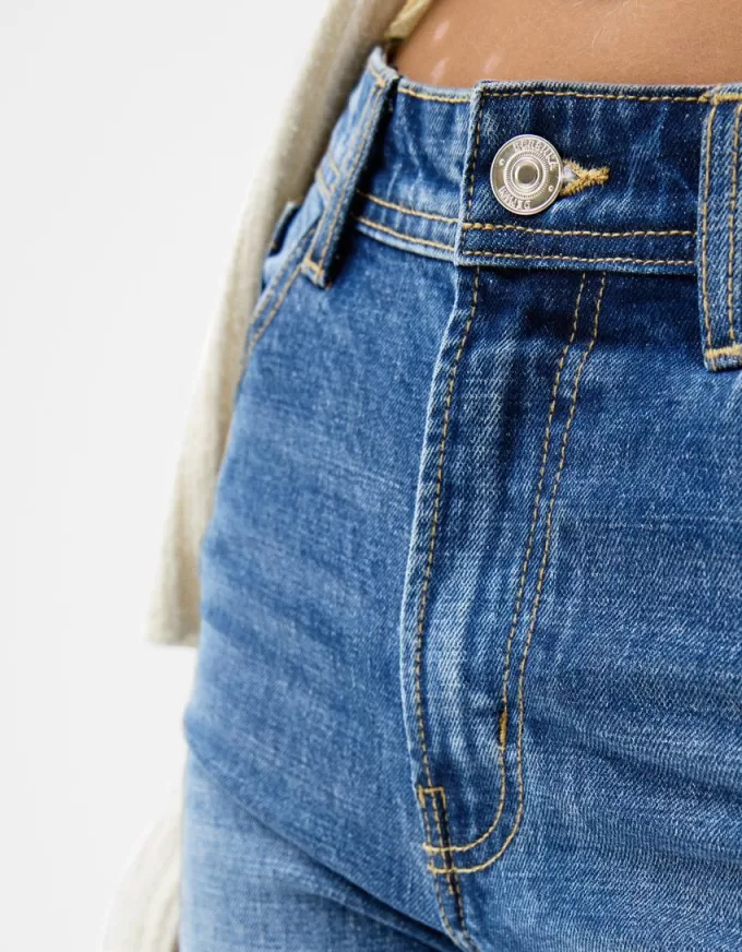 Relaxed straight-fit high-waist jeans Relaxed straight-fit high-waist jeans