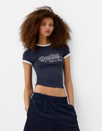 Retro shorts with side stripe