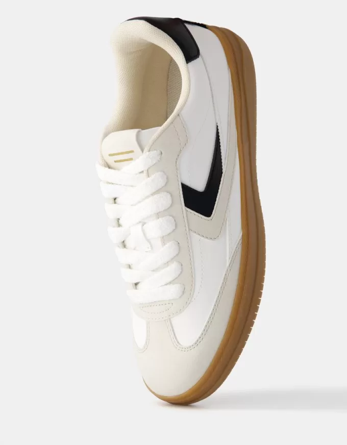 Retro sneakers with lace detail