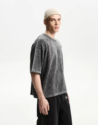 Ripped short sleeve T-shirt