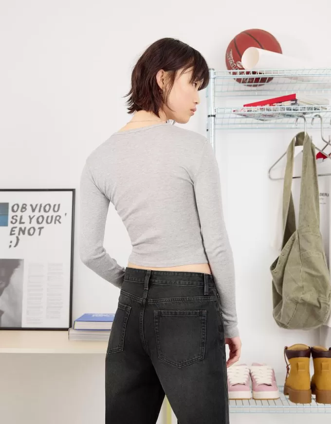 Ripped wide-leg ’90s jeans Ripped wide-leg ’90s jeans