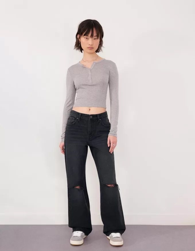 Ripped wide-leg ’90s jeans Ripped wide-leg ’90s jeans