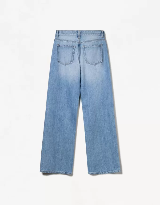 Ripped wide-leg ’90s jeans Ripped wide-leg ’90s jeans