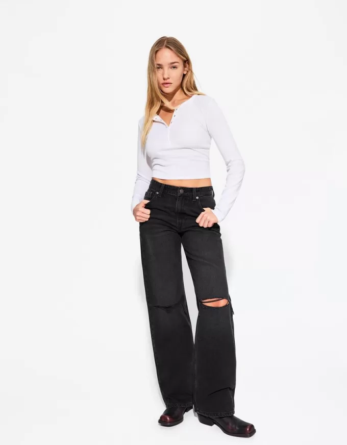 Ripped wide-leg ’90s jeans Ripped wide-leg ’90s jeans