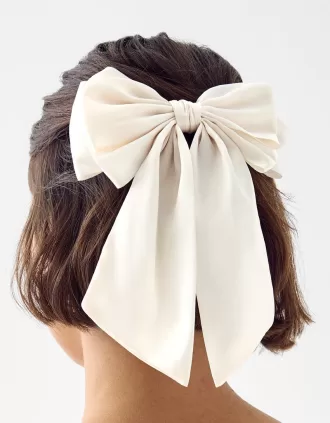 Satin-finish hair clip with bow