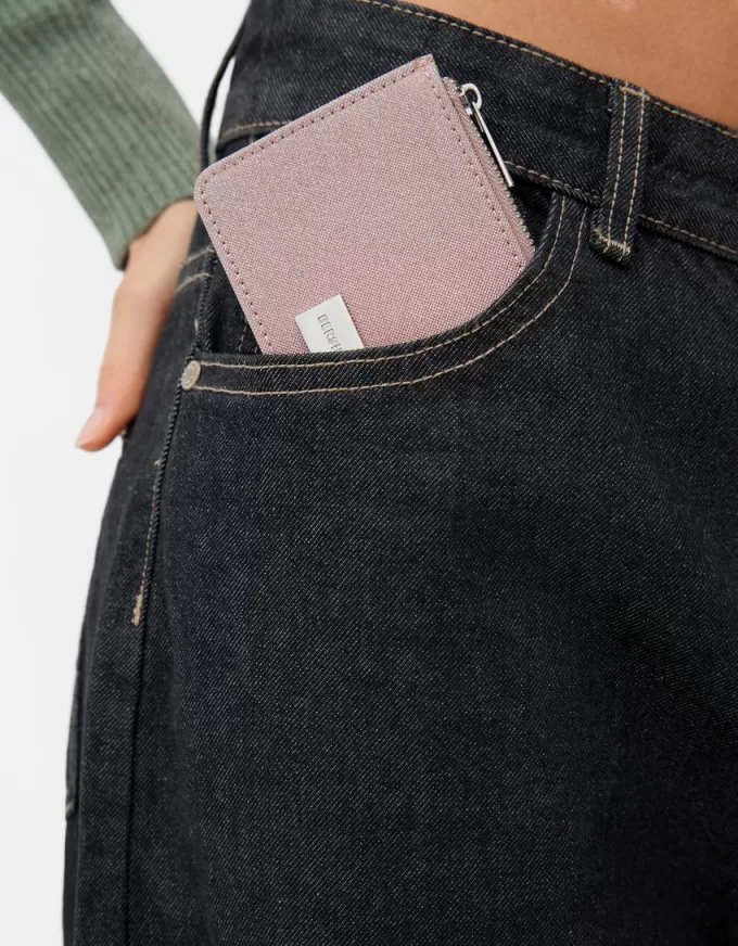 Shiny card holder Shiny card holder