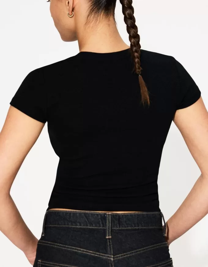 Short sleeve T-shirt with a scoop neck Short sleeve T-shirt with a scoop neck