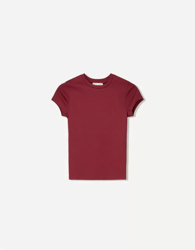 Short sleeve T-shirt with a scoop neck Short sleeve T-shirt with a scoop neck