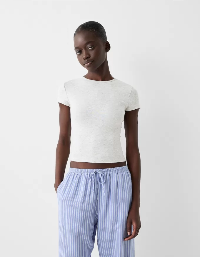 Short sleeve T-shirt with a scoop neck Short sleeve T-shirt with a scoop neck