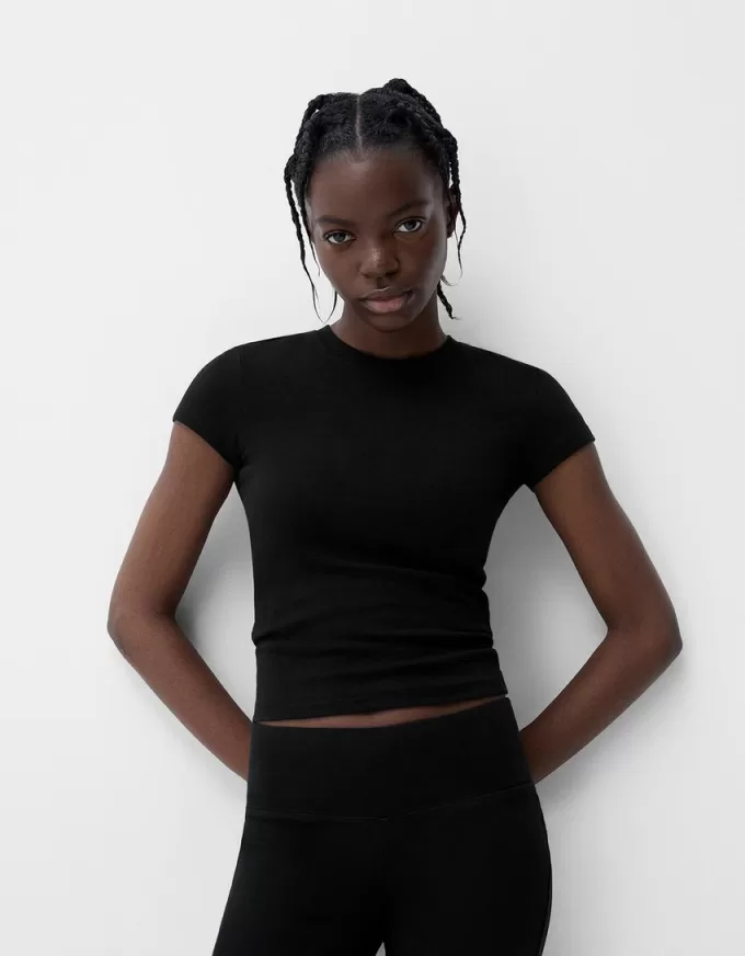 Short sleeve T-shirt with a scoop neck Short sleeve T-shirt with a scoop neck