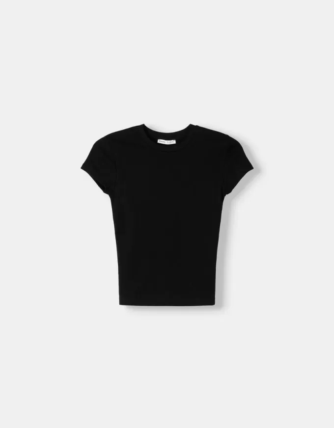 Short sleeve T-shirt with a scoop neck Short sleeve T-shirt with a scoop neck