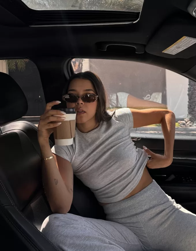 Short sleeve T-shirt with a scoop neck Short sleeve T-shirt with a scoop neck